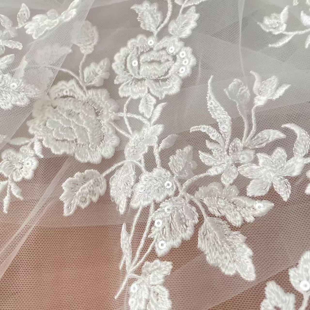 Wedding Dress Supply - قماش دانتيل مطرز فرنسي، زهرة جميلة،