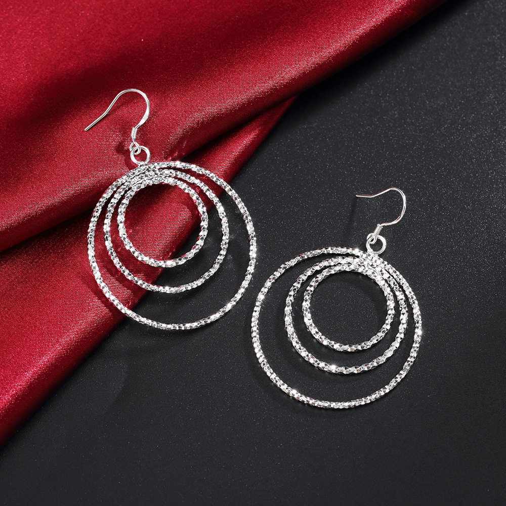 فضية اللون مصنع توريد الأزياء  - مراجعة Wedding Supply Factory وسعره